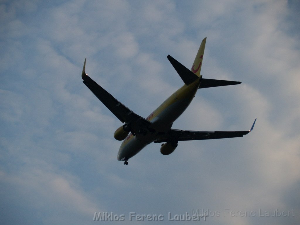 Warten auf den Airbus 380 Koeln Bonn P383.JPG